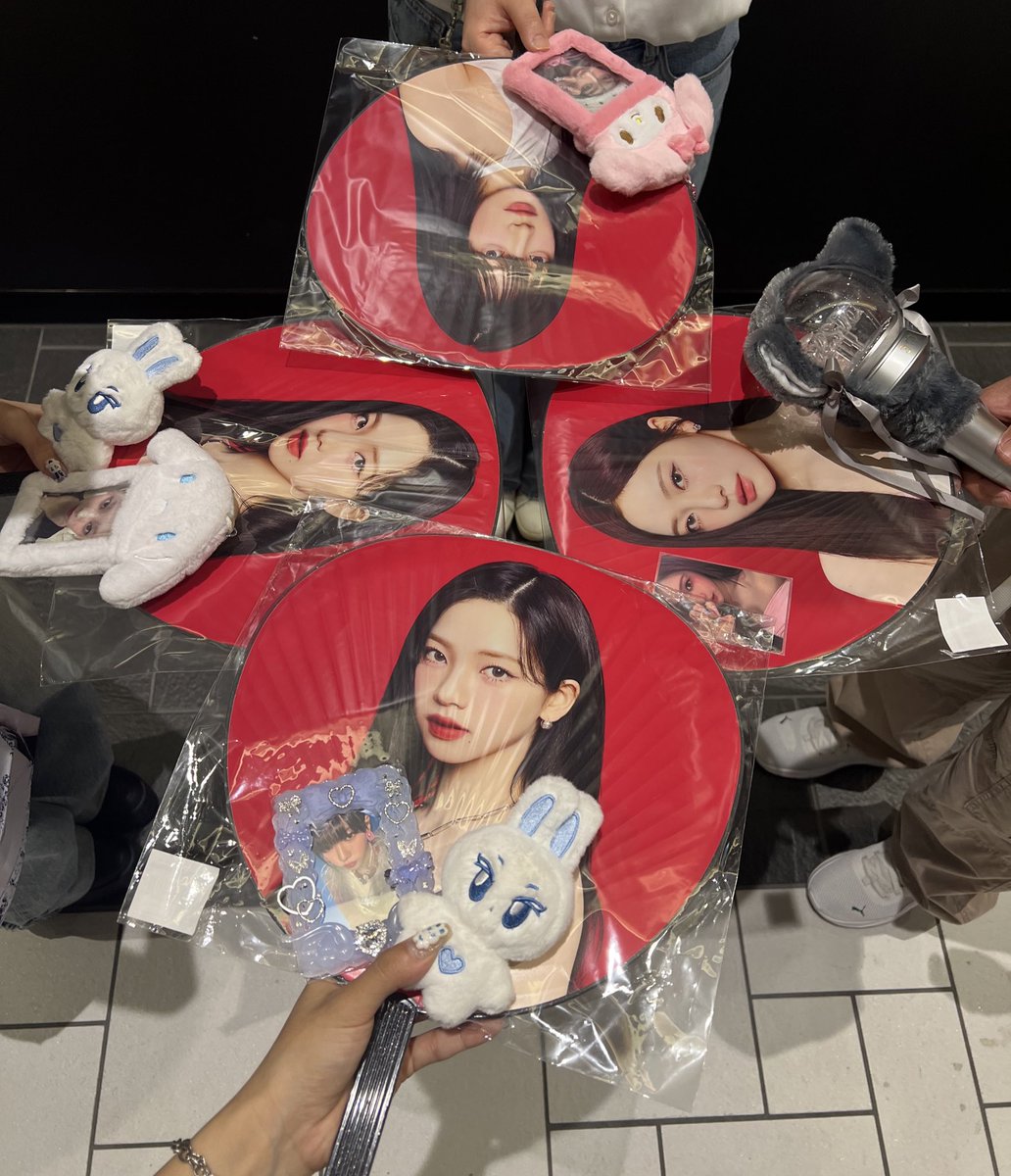 0q830_'s tweet photo. 愛知公演DAY2❤︎ トロッコ近すぎたしミーグリ当たって幸せな1日すぎた✨✨
ニンニン終始体調悪くて辛そうだったけどMyのためにステージに立ってくれてありがとう(ToT)/~~~
エスパちゃんみんなだいすき💖💖
#aespa
#myと繋がりたい https://t.co/zkUUVjrf3w
