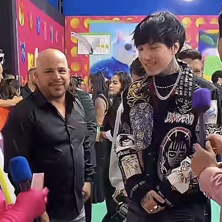 xmitchit's tweet photo. Le tengo mucho aprecio a papá bratz que fué a acompañarlo 💞💞💞 https://t.co/RchE3w3ed0