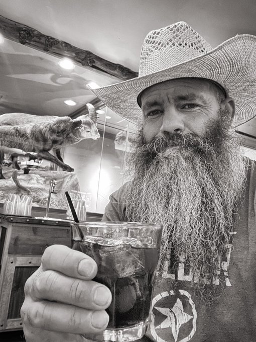 Having an old fashion at the million dollar bar. https://t.co/h7RHMxZSvA
