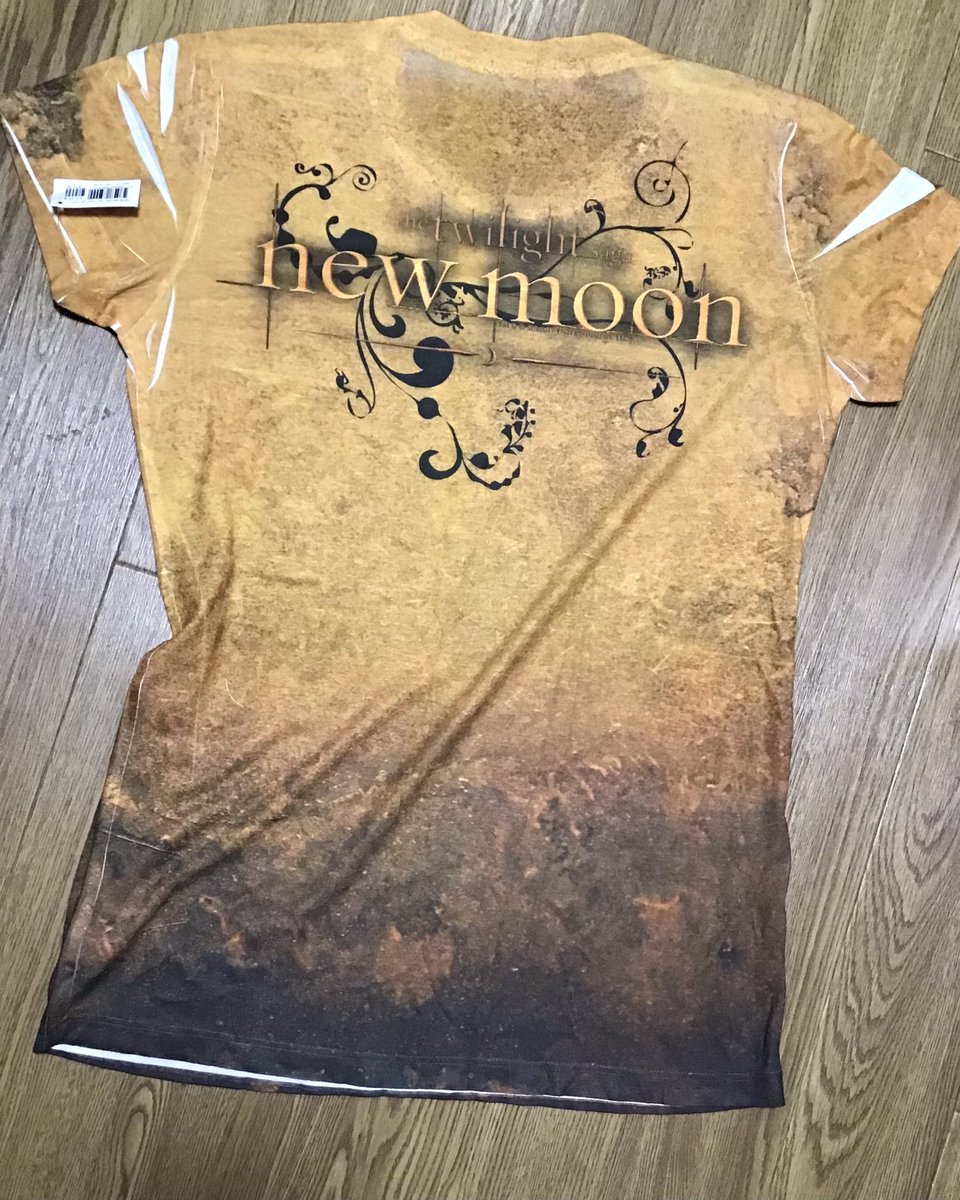 Ayako19770615's tweet image. Arrived today！👚✨🙌😆
#Wolfpack #NewMoonTheTwilightSaga #SamUley #ChaskeSpencer