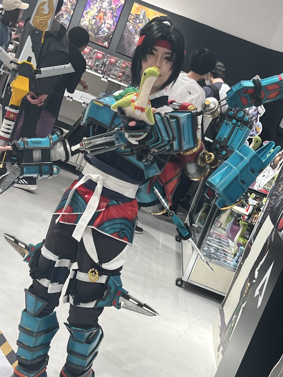 Tqka_p's tweet photo. APEXMUSEUM行ってきた✌️
ヴァルキリーさん！！
ローバさん撮れなかった😅
#APEXMUSEUM 
@KoushiMao https://t.co/hsYZkzZB2H