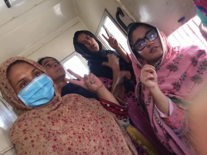 BalocDad's tweet photo. ھرکجا ماتے ءِ دامُن چاک ءُ زھگے تلوسیت
رپتگ اَنت باریں کجا مئے گیرت ءُ لجّ ءُ حیا

#ReleaseZaheerAhmed
#EndEnforcedDisappearances
#StopBalochGenocide https://t.co/dMfEZa8KTB