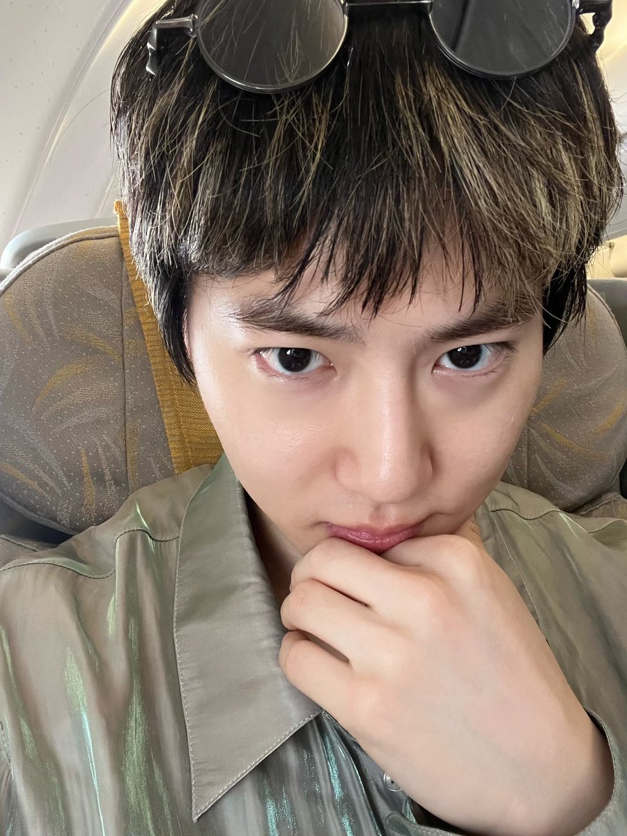 SUHOLOOK's tweet photo. 240712 SUHO Bubble update ♡

Have a happy day
A good day
❤️‍🩹

#Suho #수호 #준면 #スホ #金俊勉 https://t.co/o5NuweObvC