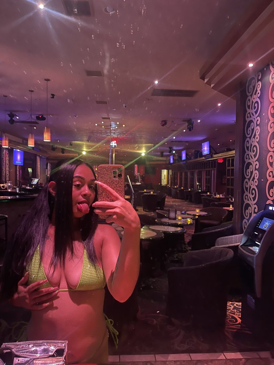 priclessgoddess's tweet photo. Come keep me busy for the next three hours til we close!🫦🤤😘  be sure to click my OF LINK FOR SOME SPIXY NEW CONTENT https://t.co/546zTnsWtG