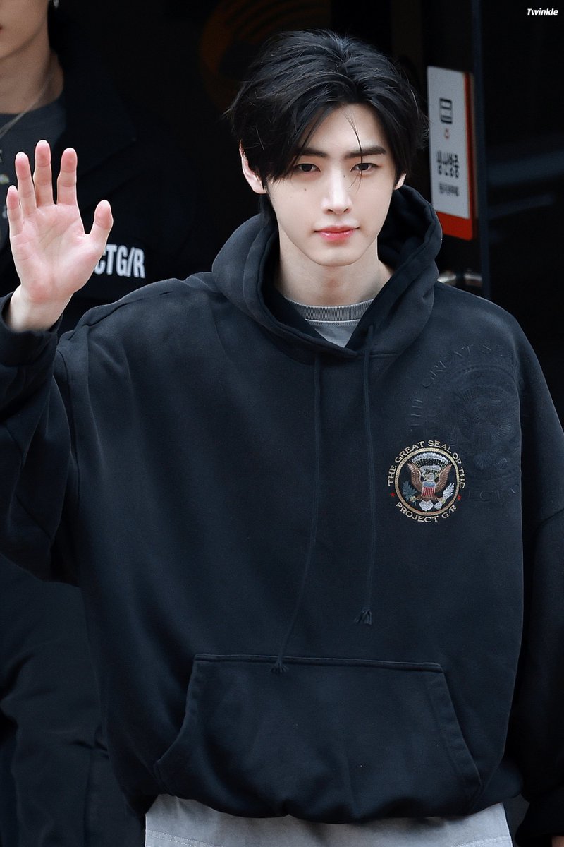 𝐓𝐰𝐢𝐧𝐤𝐥𝐞 (fan acc) tweet media
