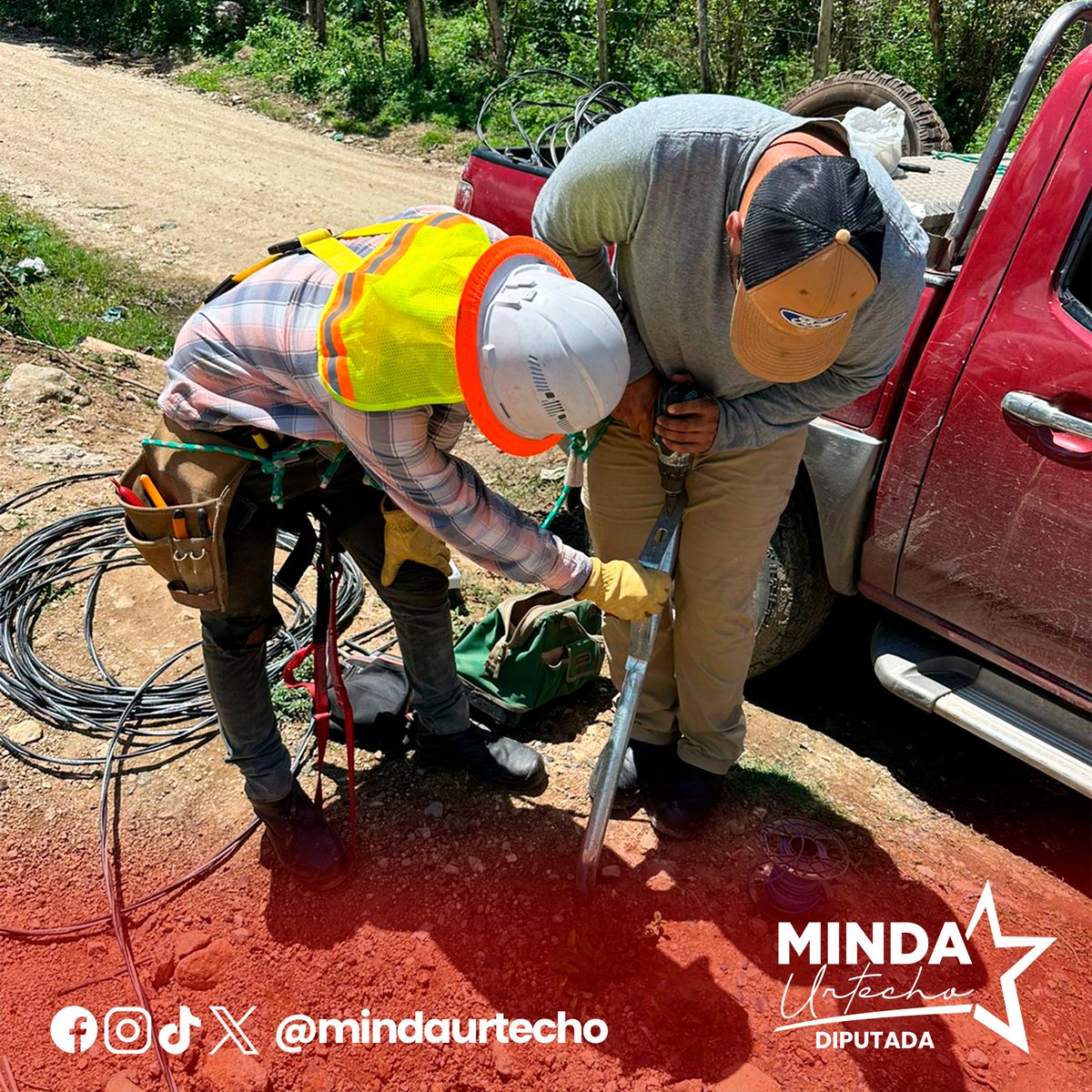mindaurtecho's tweet photo. Asumí el compromiso de iluminarlo, para que en la noche su paso fuese seguro para los habitantes.

El día de ayer mi equipo logístico, entró en acción y las lámparas ya están instaladas. ¡Gracias Gerson y a tu equipo!

Saludos hasta Concordia.✌🏽🚩 https://t.co/qVEGnGwJQF