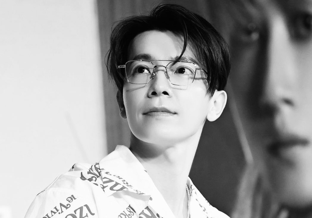 와 진짜 잘생겼다 안경 쓰니까 예민미 미쳤음