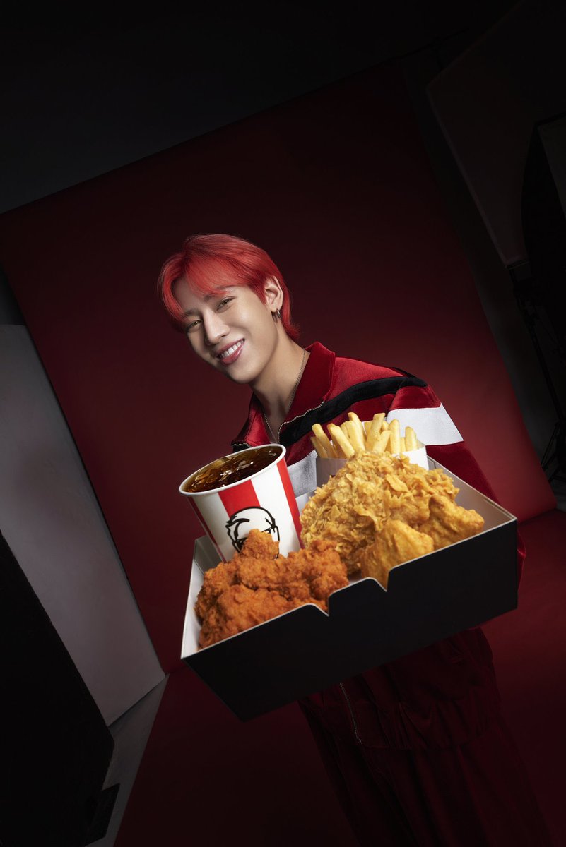 kung_Nantakan's tweet photo. รูปนี้หล่อ น่ารัก ยิ้มทีใจละลายเลย❤️
#KFCxBamBam #KFCBamBamBox #FriendofKFCThailand
#BamBam #뱀뱀 @BamBam1A https://t.co/Qp6U6WbSwj