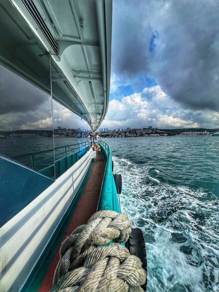 SeLciii's tweet photo. #cuma … 💙 
Şarkıda ki gibi olsunnn … 
Dün geçti … 
Bugün ise hediye … 
Sıkma canını … 
Mutlu ol ;) …  🌊 https://t.co/gjcTWr3A8E
