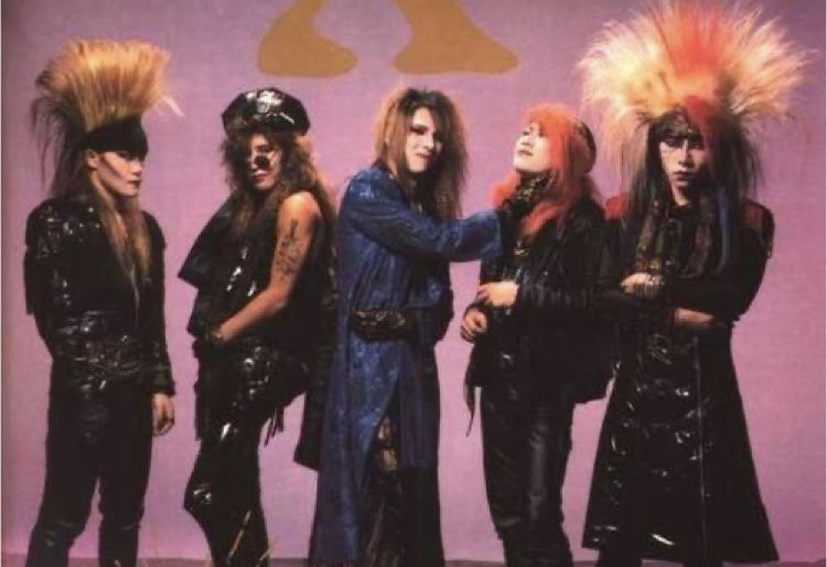 Xの頃、X JAPANなっても
たいちゃんはずっとXを
見守ってくれていたね❤️

We Are X‼️‼️

#X
#XJAPAN
#TAIJI
#hide
#YOSHIKI
#HEATH
#SUGIZO