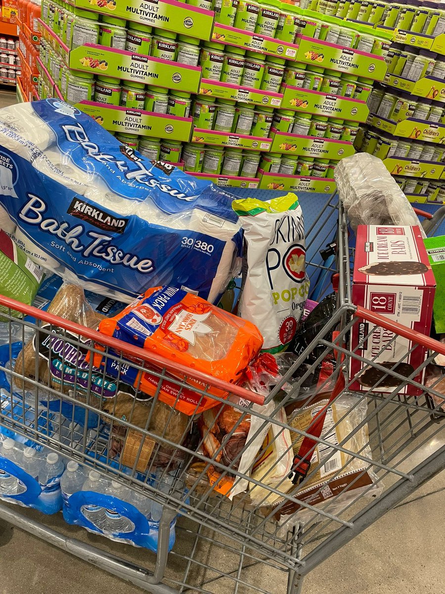 Gisela_sc's tweet photo. Y que hiciste este fin? 
Yo: fui a Costco y fui muy feliz https://t.co/2CdxMVRLD1