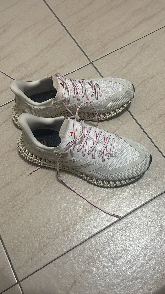 alterCoy2020's tweet photo. Bagong ligo.. Ready na sa bakbakan sa wards.. 12 hrs naman?
#adidas4D
#RN
#iloilo https://t.co/NqQQpTofL0