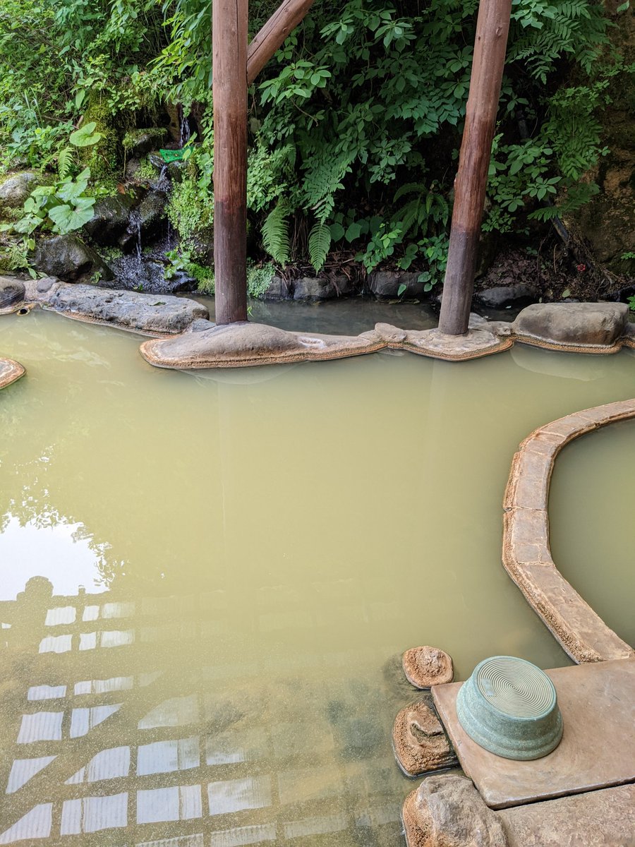 santewaki's tweet photo. 肘折温泉　金生館　400円　１人でゆっくり　１４時　亀屋旅館に到着　花邑で1杯 https://t.co/5N2twKB9C7