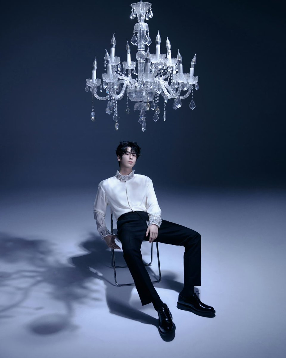 ManoodTingJeen's tweet photo. ลุคเจ้าชายมากกกกกก วันนี้หลิงเฮ่อ ออกงานเเบรนด์ Lancome ที่เซี่ยงไฮ้ค่ะ

เเละยินดีกับยอดฟอล weibo 10ล้านด้วยค่าาา มีเเต่คนรักเอ็นดูเยอะๆนะคะ https://t.co/zFbhaopk0r