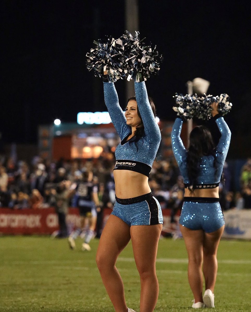 Sharks_Mermaids's tweet photo. Poms 🆙 for Friday night footy at home. See you soon 🦈🦈 https://t.co/Tp8Y1LA76k