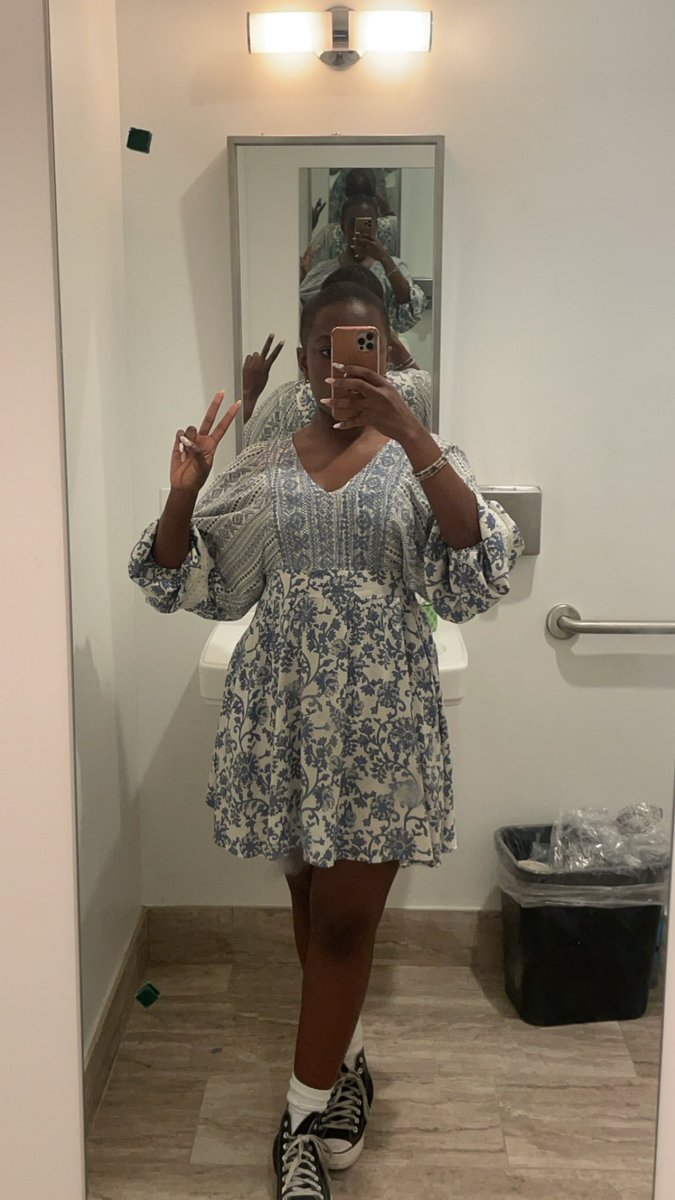 Prada_bby0's tweet photo. Am I doing it right? https://t.co/SRuTxo36xl
