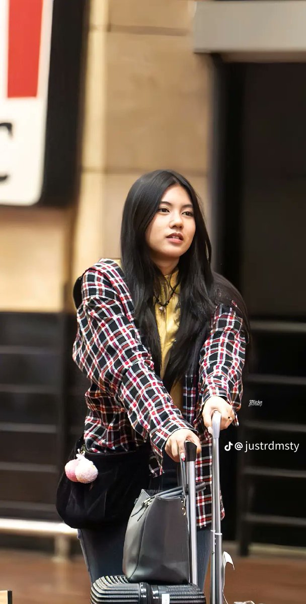 Rabbany24's tweet photo. [D-Day]
Finally, Welcome back, dir🥳
It's time for you to start over to something bigger, fix everything, and become a better person. And I will always support you in everything you do for it👌
Can't wait for your first appearance.☺

@SP_IndiraJKT48 
#OurLoveToIndira 
#DiReason https://t.co/Qf0FwowWgN