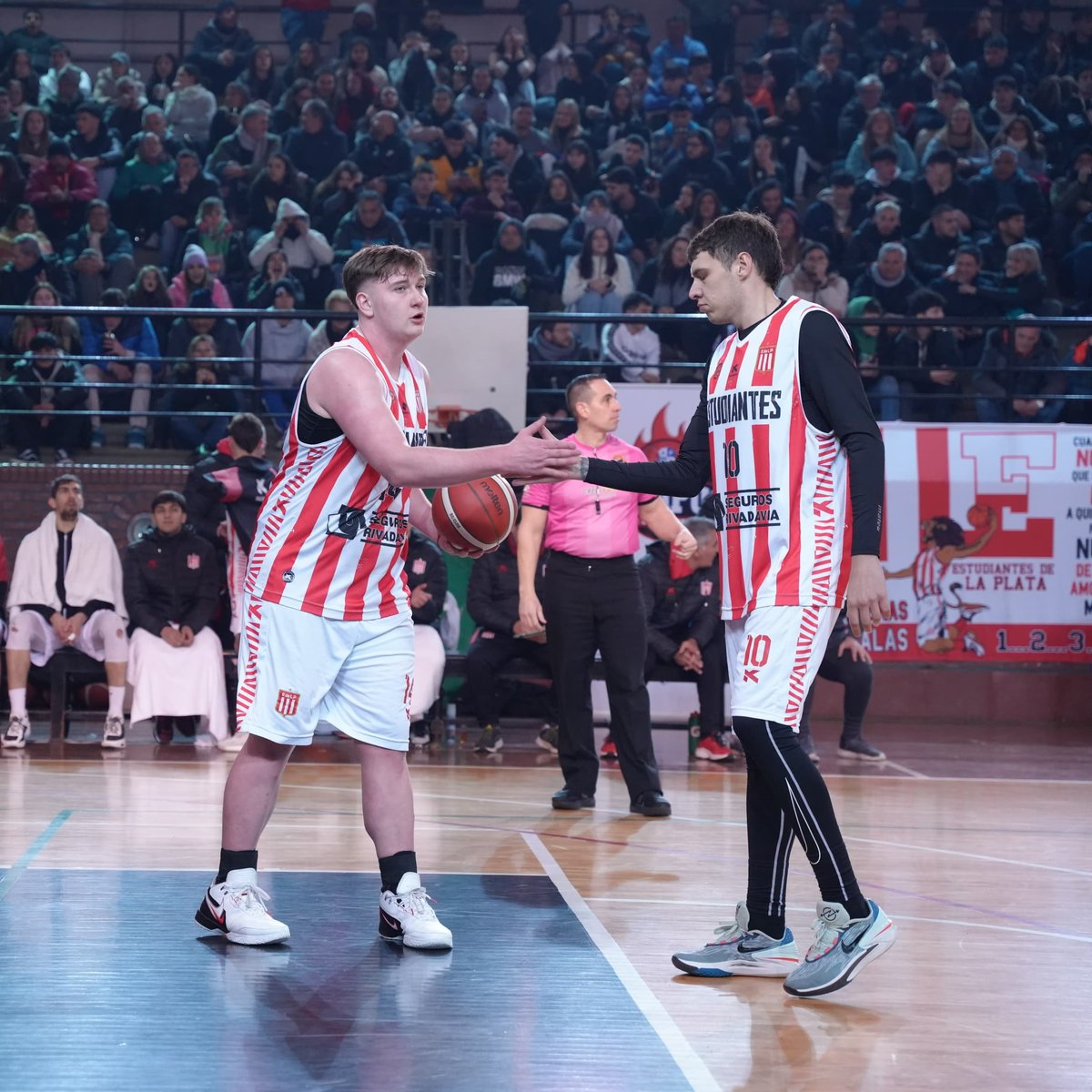 EdelpBasquet's tweet photo. 𝙑𝘼𝙈𝙊𝙎 𝙉𝙊𝙎𝙊𝙏𝙍𝙊𝙎 💪🏀 https://t.co/HPvoefPf2T