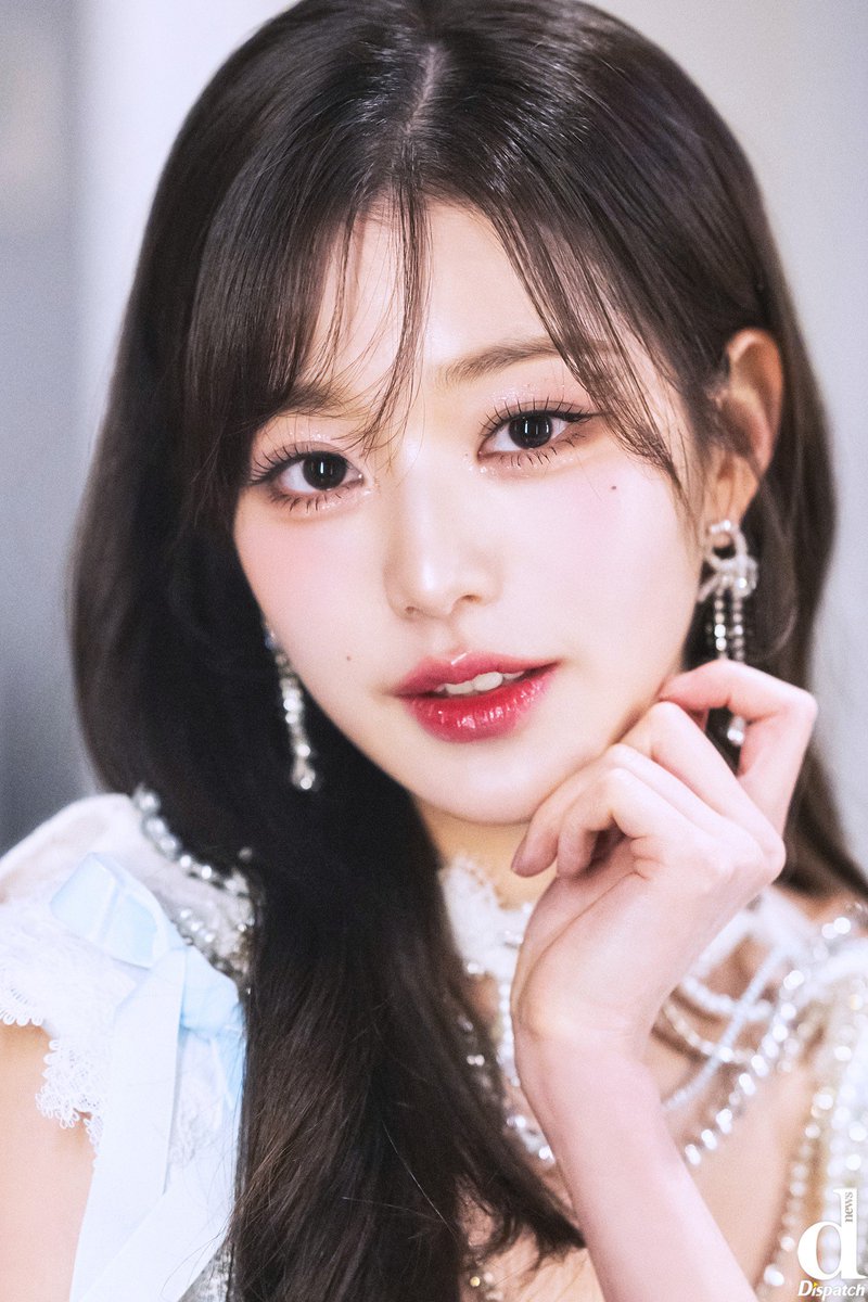 luvwy04's tweet photo. 궁극의 미소녀 존나 살벌하다……. https://t.co/Y5UFmDMqM5