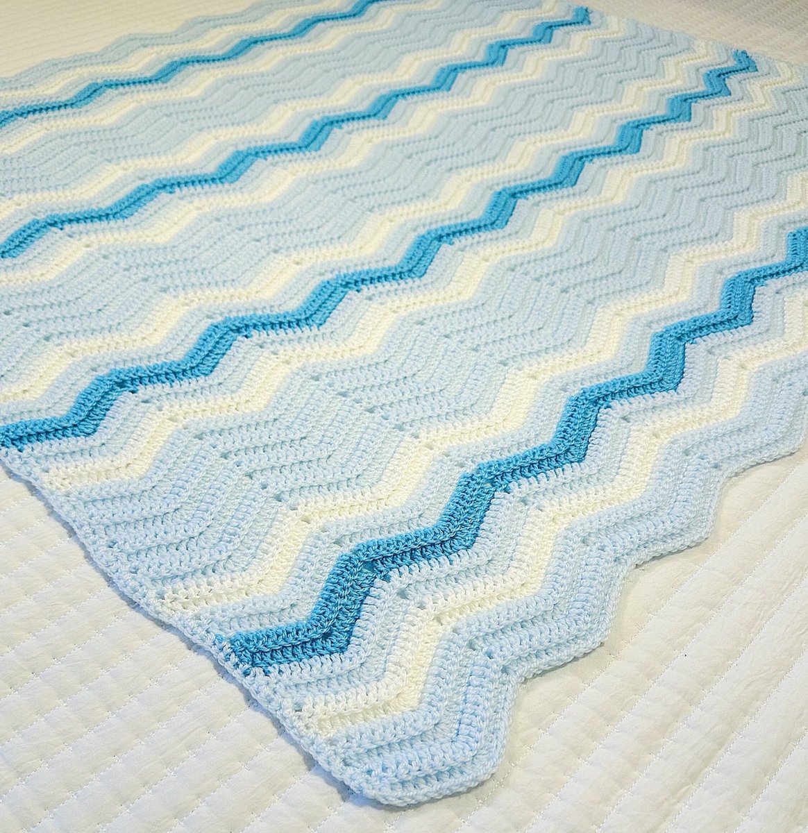 Magnoliabay_'s tweet photo. This handmade crochet blanket is so sweet! It’s squishy and soft with beautiful shades of blue that remind us of the ocean. It would make a great gift for an adult, child, or baby!

Linked below🩵🤍💙

#handmade #handmadegift #handmadecrochet #handmadeblanket #handmadebabyblanket https://t.co/v8zJLyqqj1