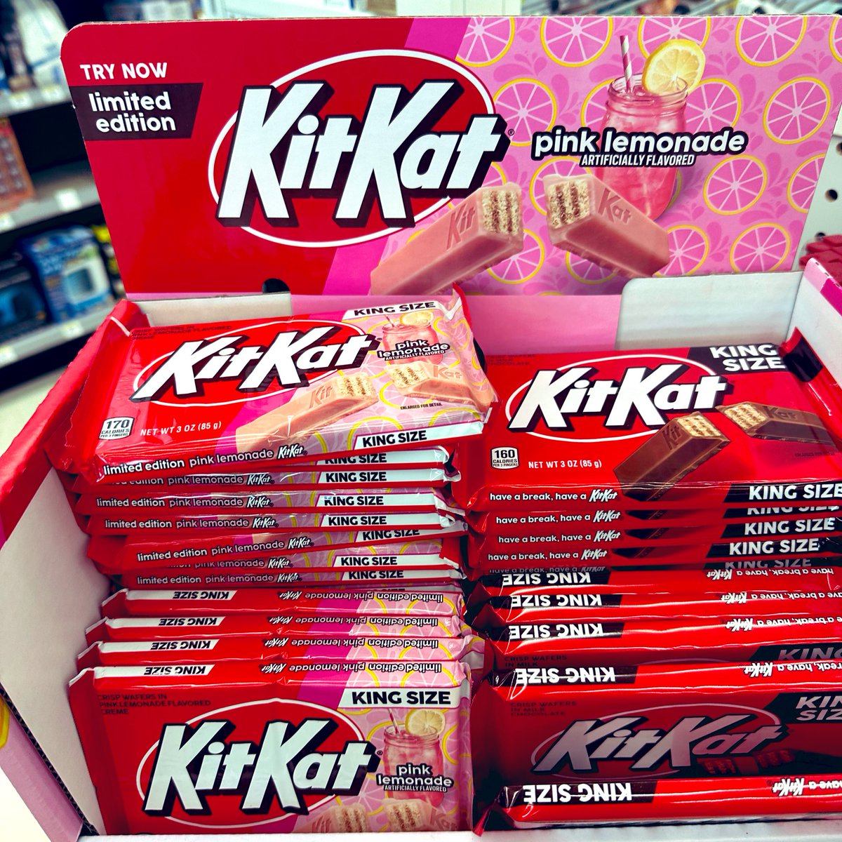Tiogar's tweet image. Why? Just … why? @KITKAT 

Who came up with this? Has anyone tried them. I need answers. 🍫 

#pinklemonade #kitkat