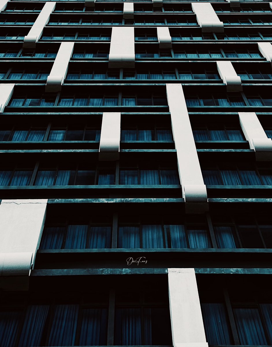 FARISSAHARDIN's tweet photo. Work for a cause, not for applause.
Live life to express, not to impress.
You are the only one who know what you intend to do.
Because you have one big thing, 
INSTINCT.

#mobilephotography #streetphotography #shotoniphone #perspective #pictureoftheday #photooftheday https://t.co/hV9IEmjMwr