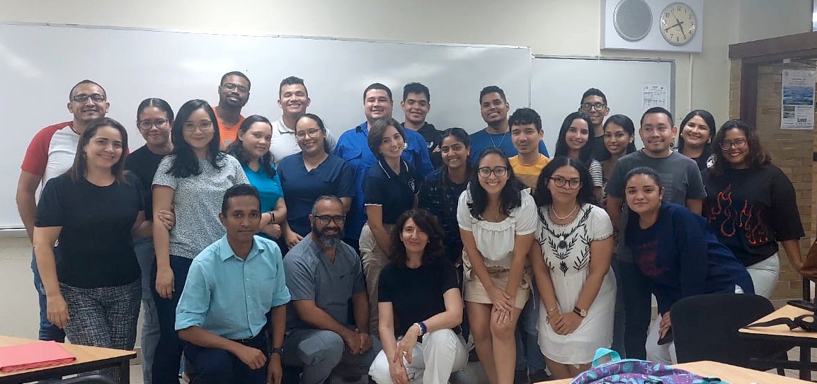 ConchaPeir's tweet photo. Ha sido un gran placer compartir varias sesiones de clases con los estudiantes de la Maestría de Ciencias Biomédicas @UNIVERSIDAD_PMA. ¡Gracias por vuestras aportaciones y por vuestra participación tan activa! #internacionalización #colaboración @UAM_Medicina @InmunologiaUP🎓🔬 https://t.co/aQOheUjoso