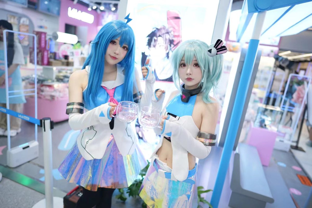 上海で友人達が運営してるお店のopeningに行ってきました。みんなかわいかった🫶💕I
#bilibili #biliniligoods