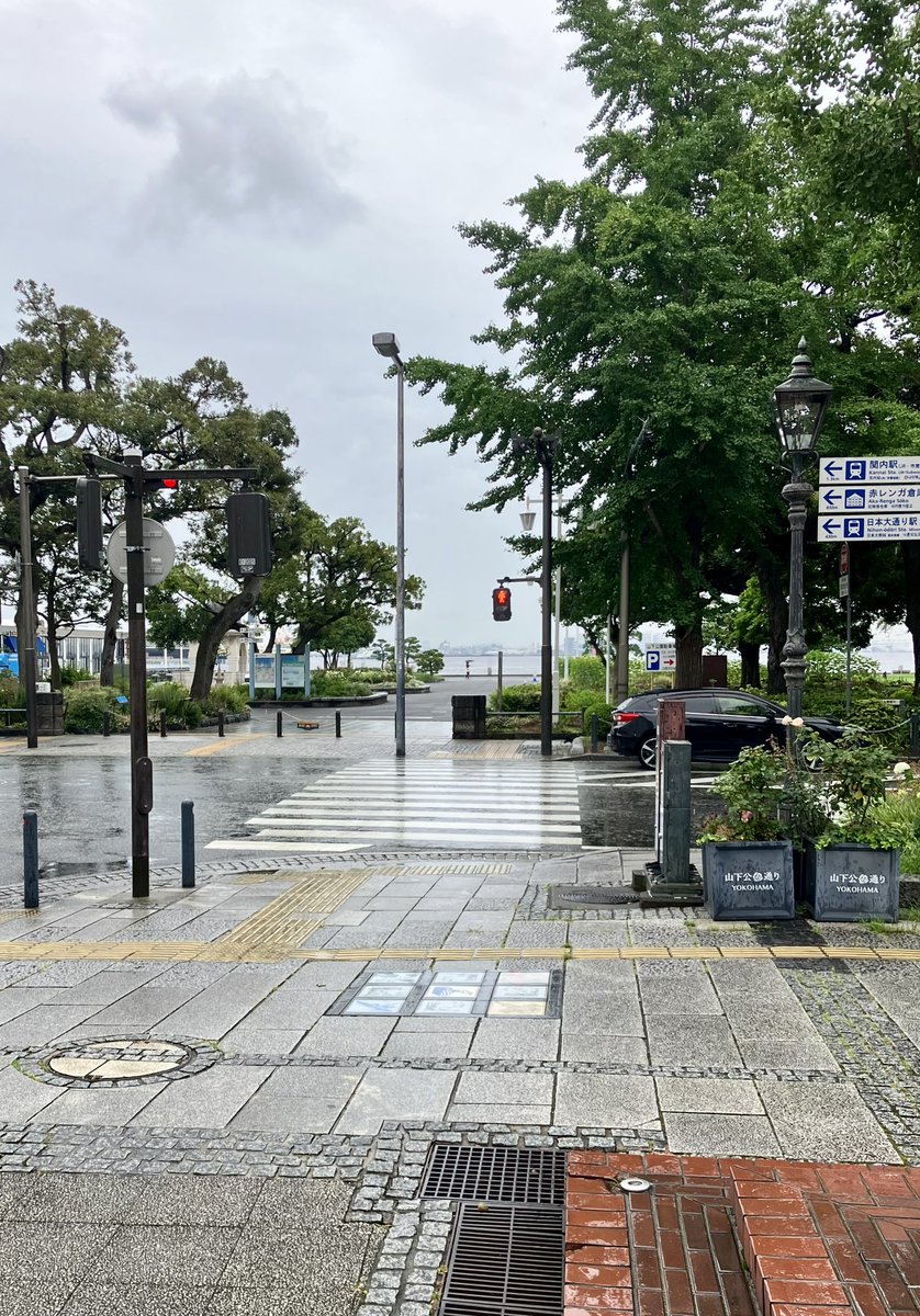 SuzukiKojiro2's tweet image. 会場入りしました^ ^
山下公園からの海、久しぶりにみたな😊
生憎のお天気だけど、記念すべき日。
一緒に盛り上がって行きましょう！
#神奈川県民ホール #ライブ #letshavefun