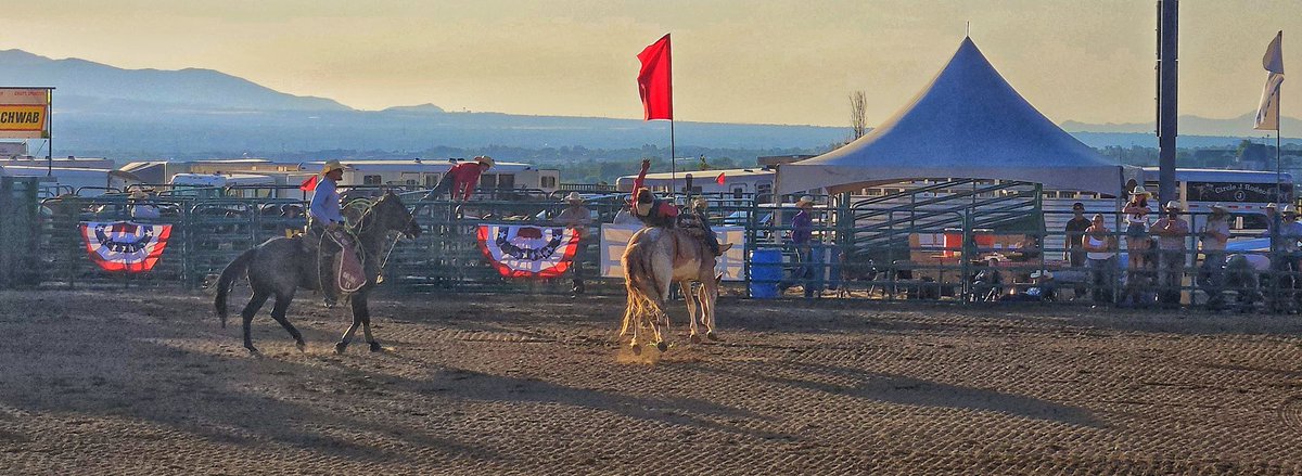 dannahyer's tweet photo. one HOT #RODEO ๐ฅ ๐ฅต #Draperdays @AlanaBrophyWX @brianwusa @spunky_libra @UtahBamaFan @Dan_Christensen @UtahWxMan @ChaseThomason @cajaaw @Grallon https://t.co/VvS7ubO4Ap