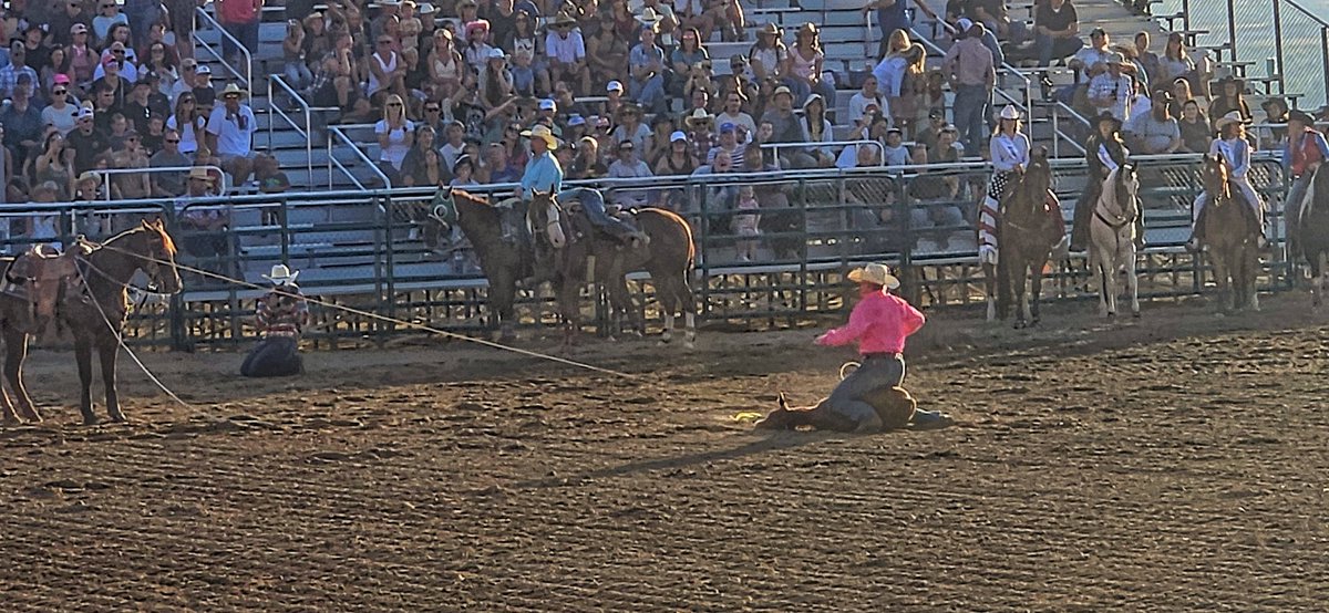 dannahyer's tweet photo. one HOT #RODEO ๐ฅ ๐ฅต #Draperdays @AlanaBrophyWX @brianwusa @spunky_libra @UtahBamaFan @Dan_Christensen @UtahWxMan @ChaseThomason @cajaaw @Grallon https://t.co/VvS7ubO4Ap