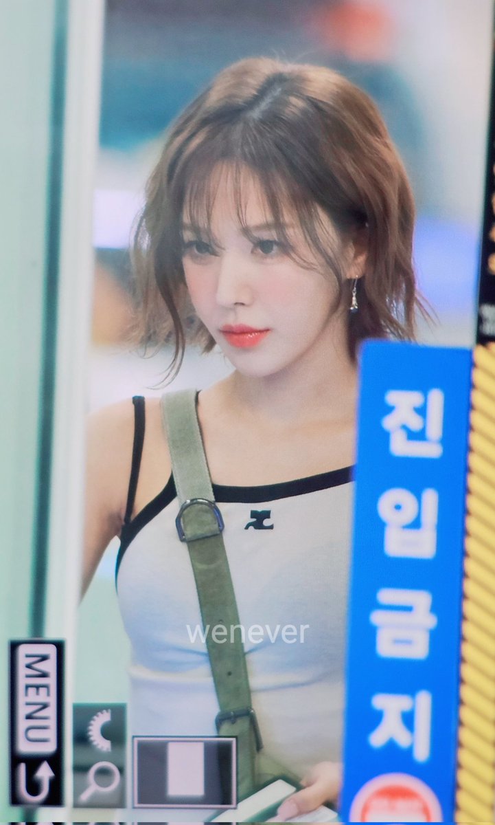 wenever940221's tweet photo. 240712 ICN #웬디 #WENDY https://t.co/UdDMWivHHT
