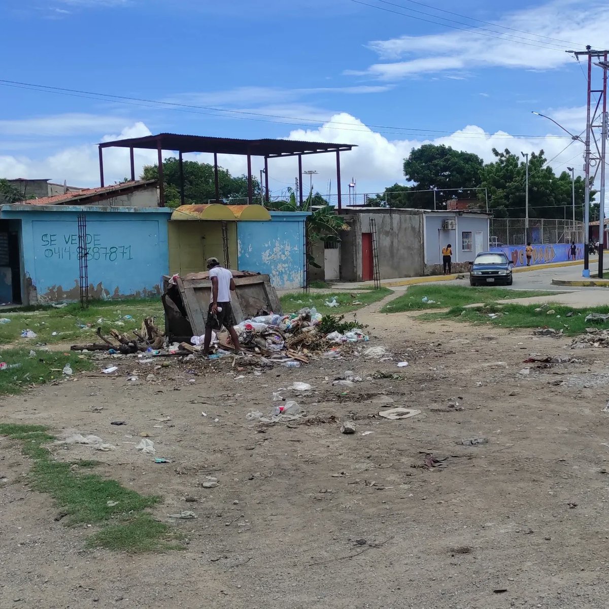 cumanapropone's tweet photo. #Alerta • La contaminación de desechos no deja vivir a los habitantes de Las Palomas

¿Cuándo van a tratarnos con dignidad? Preguntó con indignación una habitante de la comunidad de Las Palomas, durante la visita realizada por el equipo de La Gente Propone Cumaná.

#Cumaná https://t.co/vZr8wBlAwO