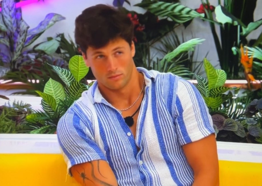 jessbffr's tweet photo. IM SCREAMINGGG 😭 #LoveIslandUSA https://t.co/DmKB2tJxXN