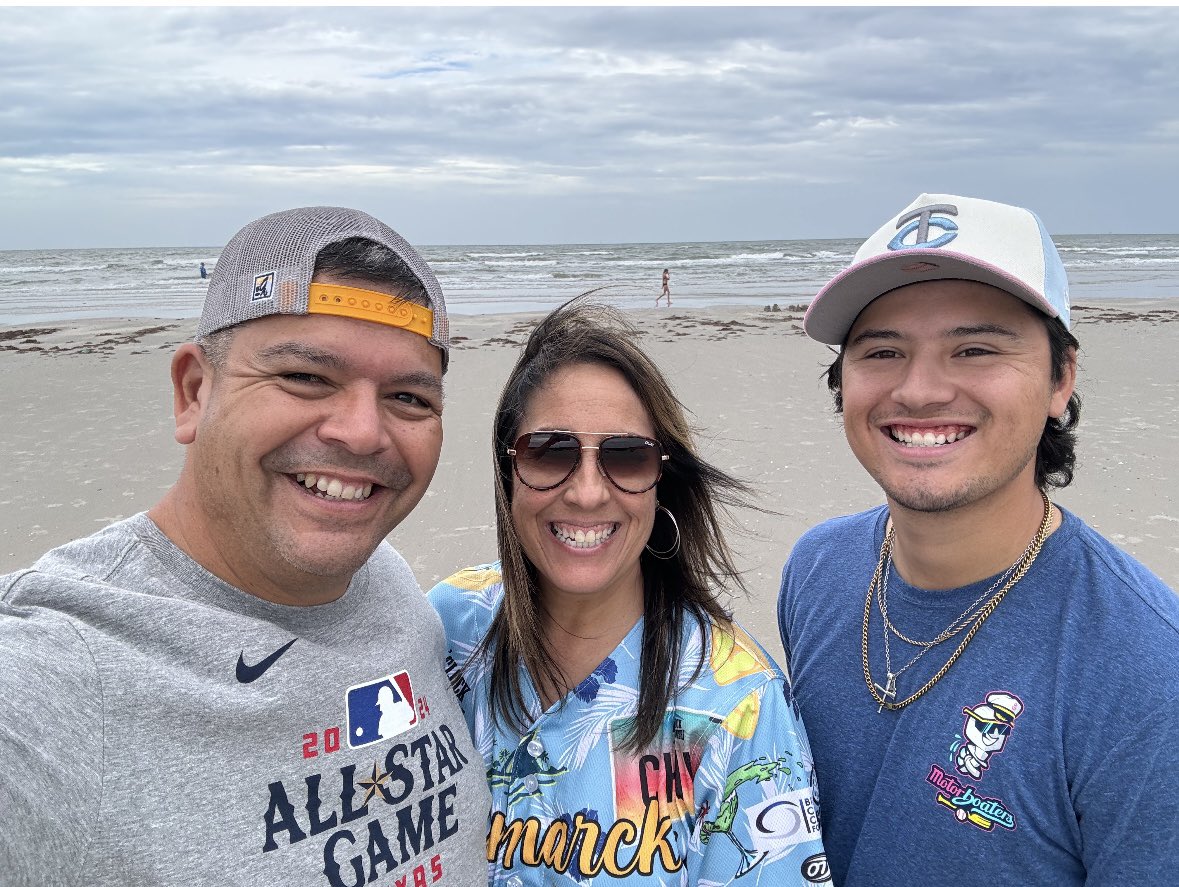 KCABLE24's tweet photo. BEYOND BLESSED TO SPEND MY BIRTHDAY WITH MY BOYS TODAY! LOVE YOU GUYS ❤️❤️🥳🎉 https://t.co/6OTKnmbyye