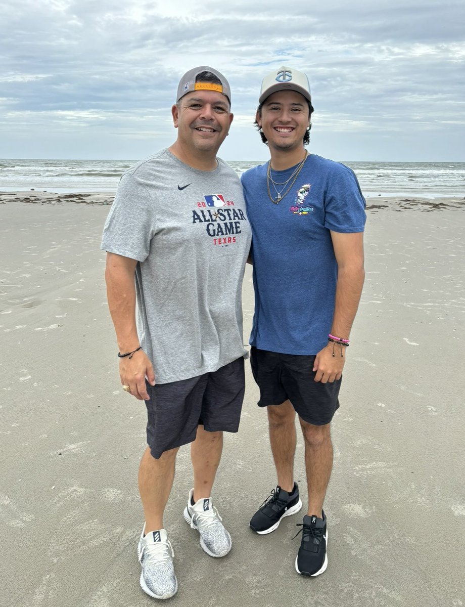 KCABLE24's tweet photo. BEYOND BLESSED TO SPEND MY BIRTHDAY WITH MY BOYS TODAY! LOVE YOU GUYS ❤️❤️🥳🎉 https://t.co/6OTKnmbyye