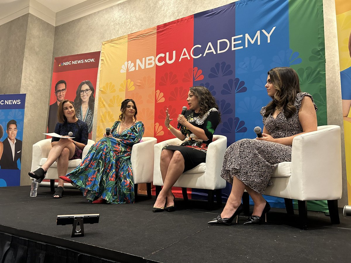 #NAHJ40th No hay palabras. Ending our 1st day of <a href="/NAHJ/">NAHJ</a> workshops with an incredible <a href="/LopezVssLopez/">Lopez Vs Lopez</a> panel with <a href="/MayanLopezz/">Mayan Lopez</a>, <a href="/selenis_leyva/">Selenis Leyva</a>, <a href="/debbywolfe/">Debby Wolfe</a> &amp; <a href="/arantxaloizaga/">Arantxa Loizaga</a>! This discussion about Latina representation was POWERFUL! #latinasinhollywood