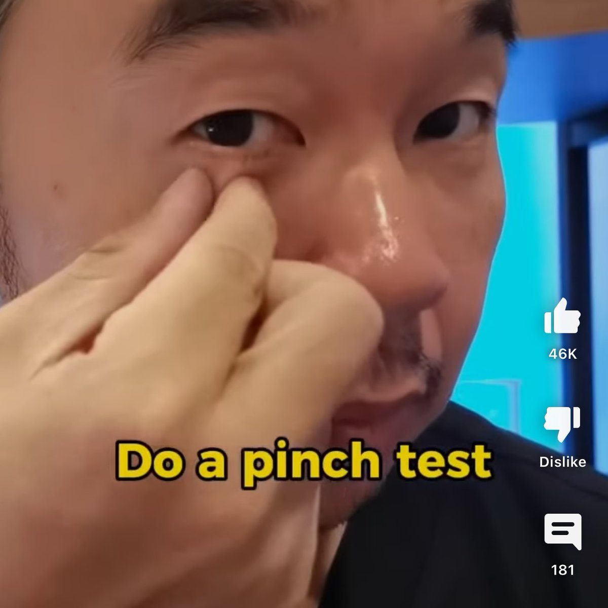secretlyfura's tweet photo. Dr Ingky ajar buat Pinch Test to know the best solution for our dark circles around eyes. 

Cara dia, just pinch your eyes for 1-3 seconds. Result : 

1) If dark circle disappears, use eye serum with caffeine/retinols
2) If dark circle stays, use eye serum with Niacinamide/vit C https://t.co/kJehpCQGHM