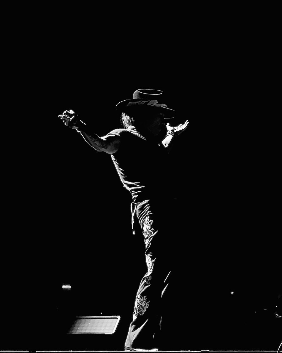 bunburyuniverso's tweet photo. ¡Disco nuevo 2025! 💿

"Acepto el paso del tiempo y me considero afortunado. Tengo algunas balas en la recámara y espero sorprenderme con algún volantazo inesperado y ojalá, también, haya quien se sorprenda con eso que venga"

- 𝐄𝐧𝐫𝐢𝐪𝐮𝐞 𝐁𝐮𝐧𝐛𝐮𝐫𝐲 - 

📸: Tomas Ribes https://t.co/ThiyLvb9mb