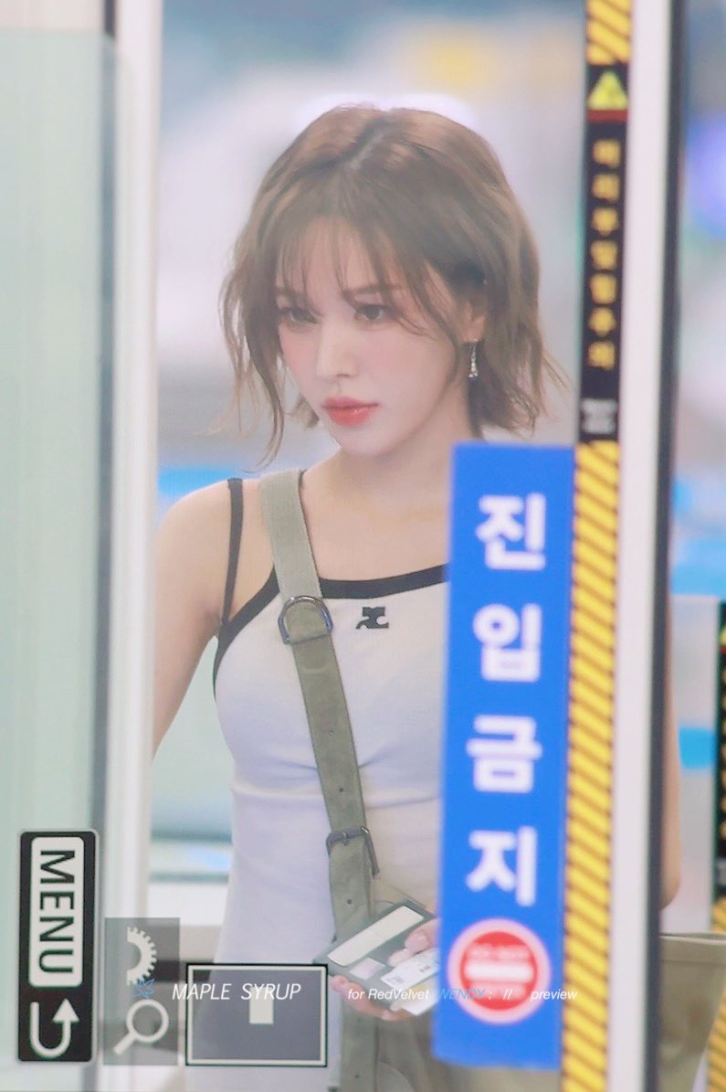 maplesyrup0221's tweet photo. 240712 인천공항 🤍🩵
#웬디 #Wendy https://t.co/d4AmTqjOYX
