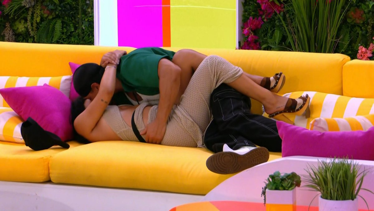 brookelivs's tweet photo. my winners #loveislandusa https://t.co/DYnxJoE4xA