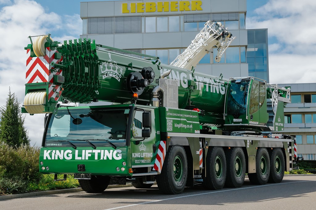 buildindex's tweet photo. Fleet renewal for King Lifting https://t.co/edCgqrxblN #luxury #excavator https://t.co/nOLRE7ugzY