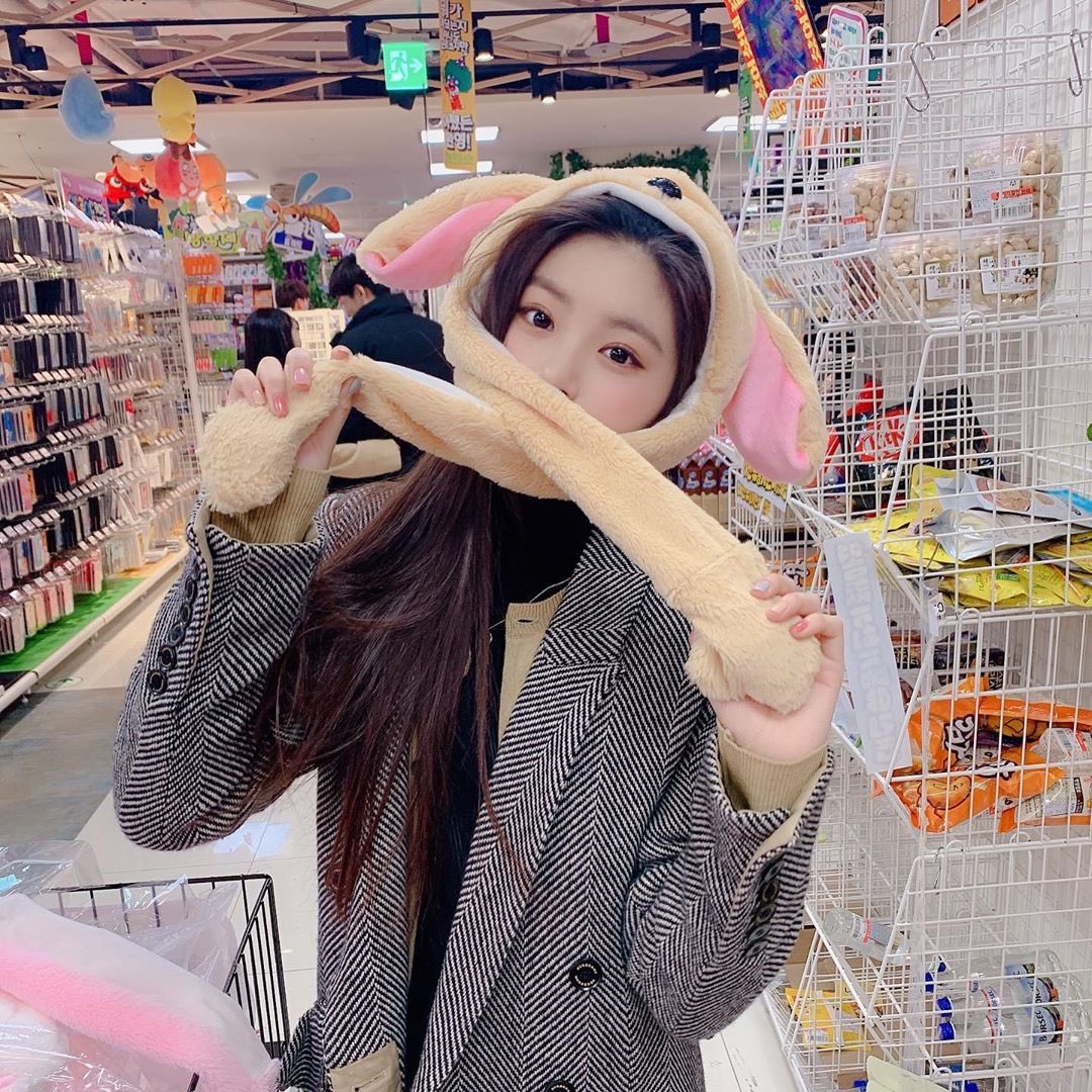 evxrmoon's tweet photo. Hoy quiero ser parte del #𝐦ic𝐡𝕚𖠇c𝐥ūb y es que cuando me enteré que hoy era el #𝐝ā𝑧𝕚𓊈是𓊉𝐛äc𝚔 (@333_kittydoll)no pude evitar salir corriendo de mi casita para disfrutar de #𝐰e𖤜𓈒࣪·𝐟r𝕖s𝚑 

𝗐𝗂𝗇𝗍𝖾𝗋 𓈈 𝗯𝗲𝕒𝗿◞ 🐻 #Nabi https://t.co/DIyoYeyrYG