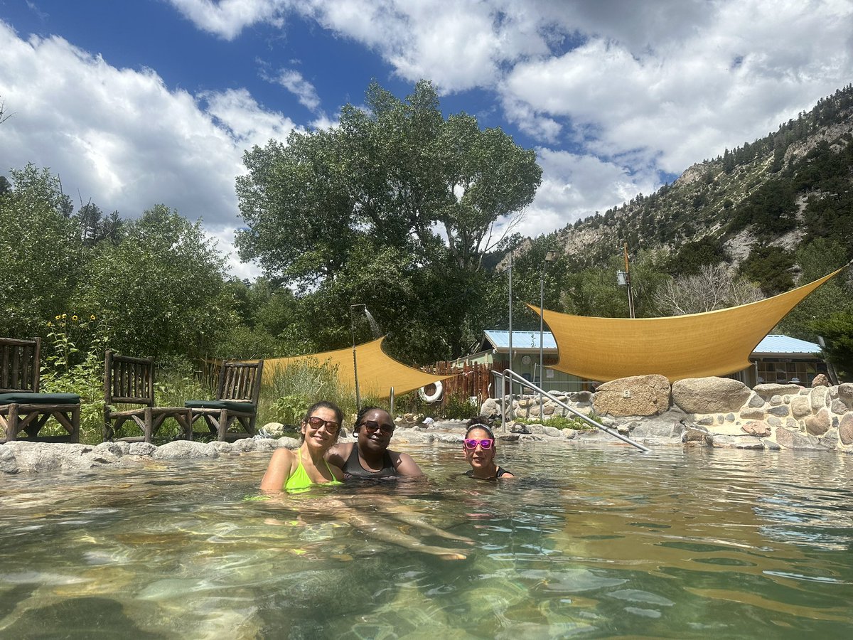 KJohnsonECSE's tweet photo. I spent the past 4 days taking time for mindfulness with fellow @calvertnet educators at the Wild Heart retreat in Colorado. https://t.co/yg3GCrrXVj