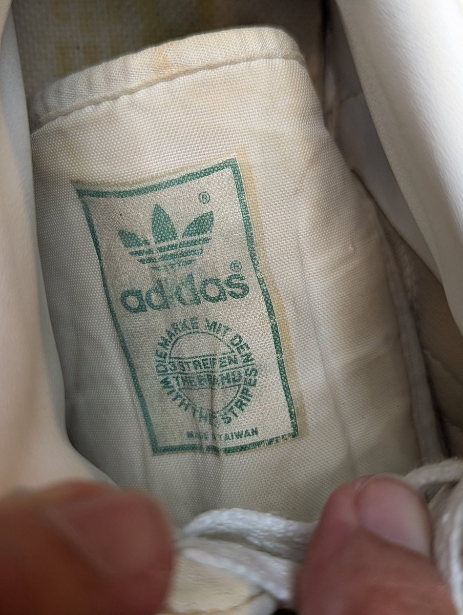 Can someone please tell me what these shoes are? Google Lens isn't helping. I can't find these exact ones online anywhere. <a href="/adidasoriginals/">adidas Originals</a> help me out? #vintageadidas #vintageshoes