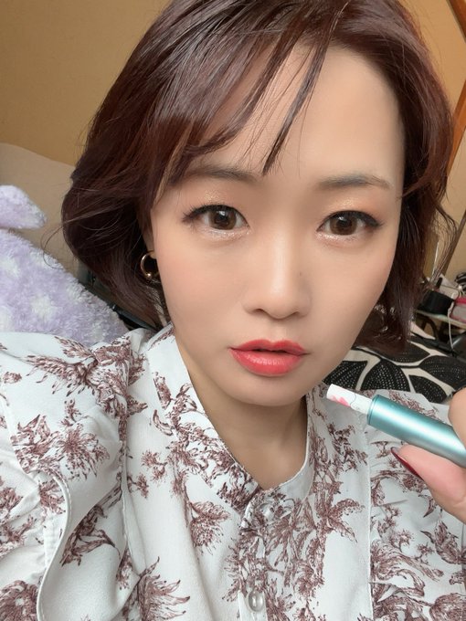 昨日は24時ちょい前に帰ってきて ばたんきゅ〜でした💦 最後はみっひ〜@azu_mihina と濃厚なやつを💕 『大丈夫だった？』 って聞いたら 『黒木歩すげ〜』 と言ってもらえたけど めちゃくちゃメンズにならないように抑えたのよ💕 ほめてくれてありがとーね✨ 発売をお楽しみに✨<a class="tags" target="_blank" title="On Twitter" href="/?out=eyJ0eXAiOiJKV1QiLCJhbGciOiJIUzUxMiJ9.eyJpYXQiOjE3MjY4OTEwNzEsImlzcyI6InR3cG9ybnN0YXJzLmNvbSIsIm5iZiI6MTcyNjg5MTA3MSwiZXhwIjoxNzU4NDI3MDcxLCJyZWRpcmVjdF91cmwiOiJodHRwczovL3R3aXR0ZXIuY29tL2F6dV9taWhpbmEifQ.PVChRFXcNHnWC-njbvblJq_rF3f0xuzzMXfdvfvPYCGf3A_sao_3g9wFoKxugG9JOOOfXjbgHbQod5hZ3eBr-Q">@azu_mihina</a>