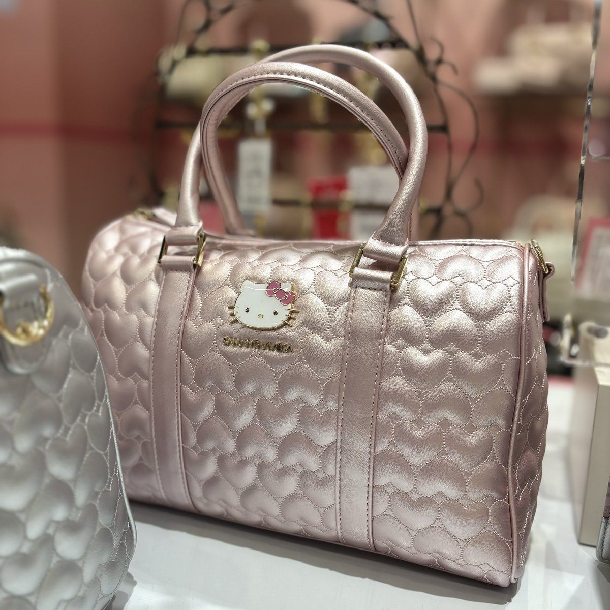 平成レトロなキティちゃんバッグ見つけた〜✨ キルトデザインがエモ