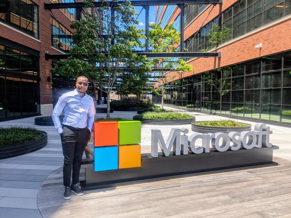 auguste27503544's tweet photo. Visite passionnante chez #Microsoft aujourd'hui! Explored #IoT on Azure, industrial automation, blockchain in supply chain &amp; gaming industry insights at Xbox Game Camp. Plus, a masterclass in #Storytelling from Microsoft pros. Thanks to the amazing staff! #TechInnovation #MWF24 https://t.co/2IkU7HpAov