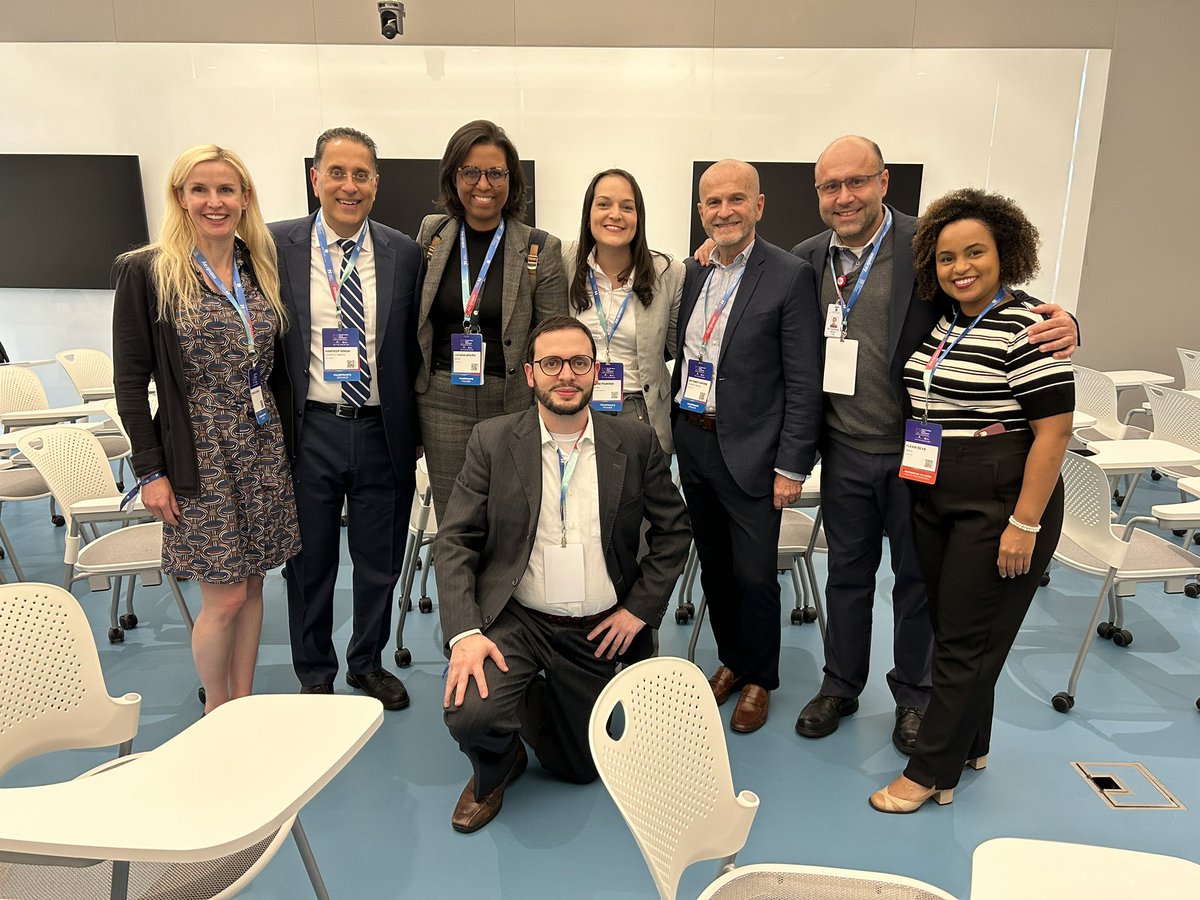 pedrosoalinec's tweet photo. Another fantastic experience was having Dr @HardeepSinghMD, an expert in Diagnostic Error, with us. Who would have thought we’d have you here with us!? Thank you for accepting the invitation and teaching us so much! 🤩 https://t.co/EnR29V0UDI