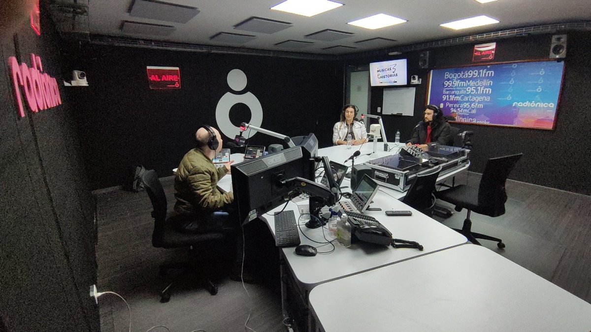 Ahora en vivo <a href="/huracanband/">Huracán</a> en <a href="/radionica/">Mila Mila</a> 99.1 FM Bogotá hablando de su disco Infinito con Héctor Mora. <a href="/Barbanegrapro/">Barba Negra Producciones</a>